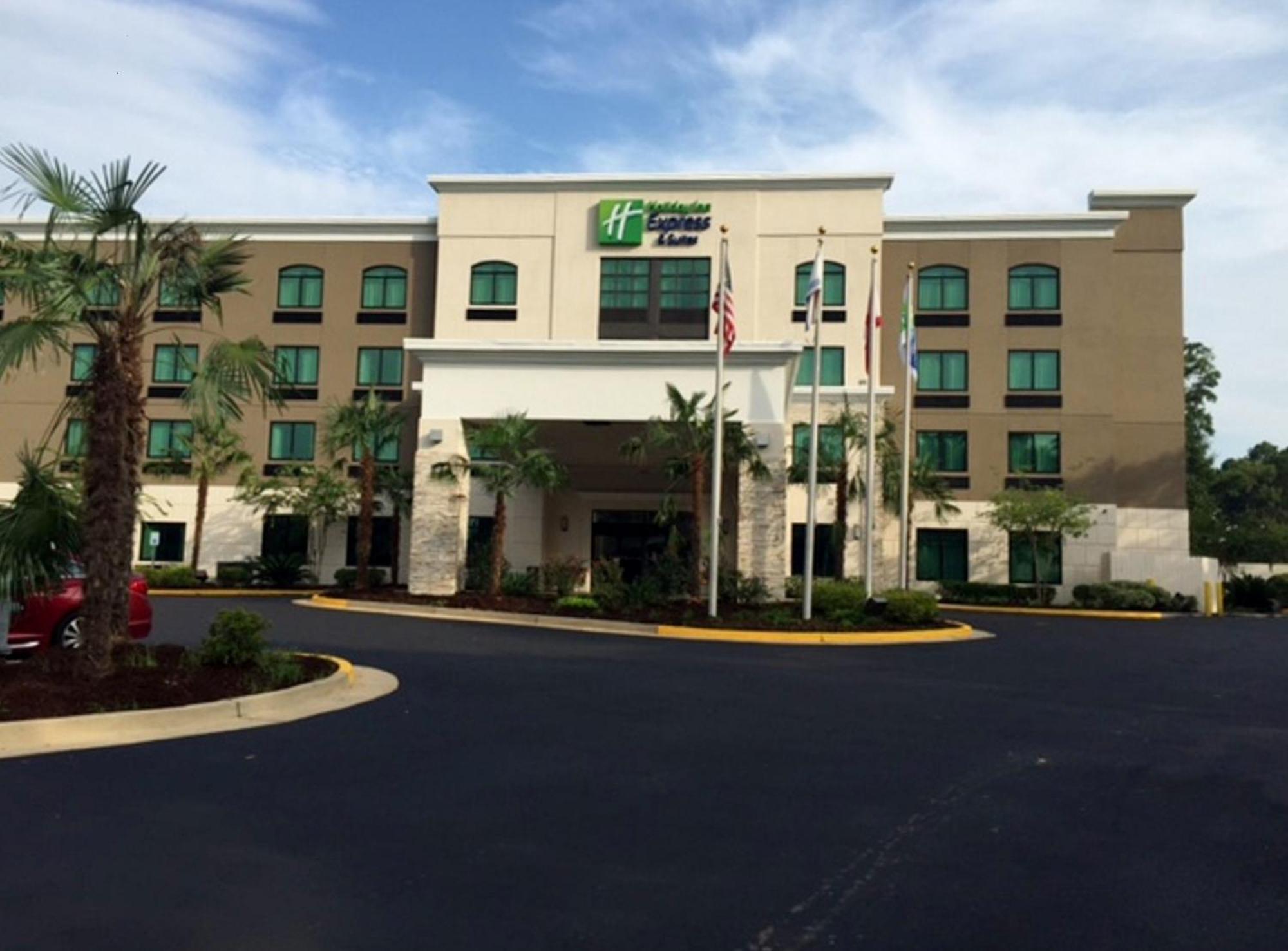 Holiday Inn Express & Suites Mobile West I-10, An Ihg Hotel Tillmans Corner Exterior photo